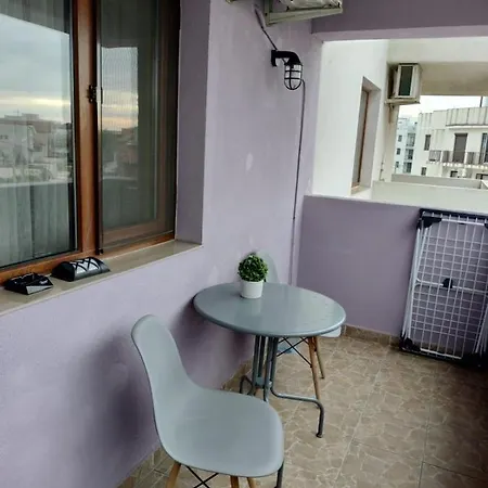 10 Apartment