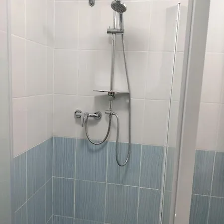 10 Apartment *