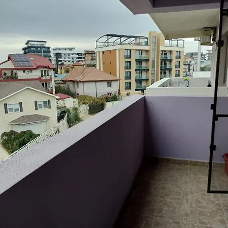 10 Apartment *